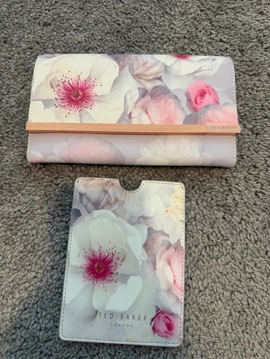 Ted Baker Jewelry - Ted Baker Pink Floral Jewelry Roll Case & Passport Holder Set